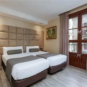 https://suizo.topbarcelonahotels.com